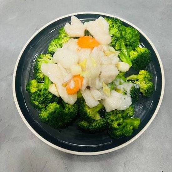 S4 Pan Fried Fish Fillet with Vegetables 時菜龍脷球